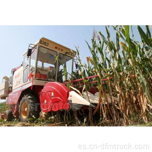 Maquinaria agrícola cosechadora de maíz